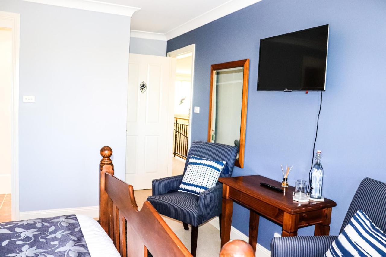 Plumes Boutique Bed & Breakfast タムワース エクステリア 写真