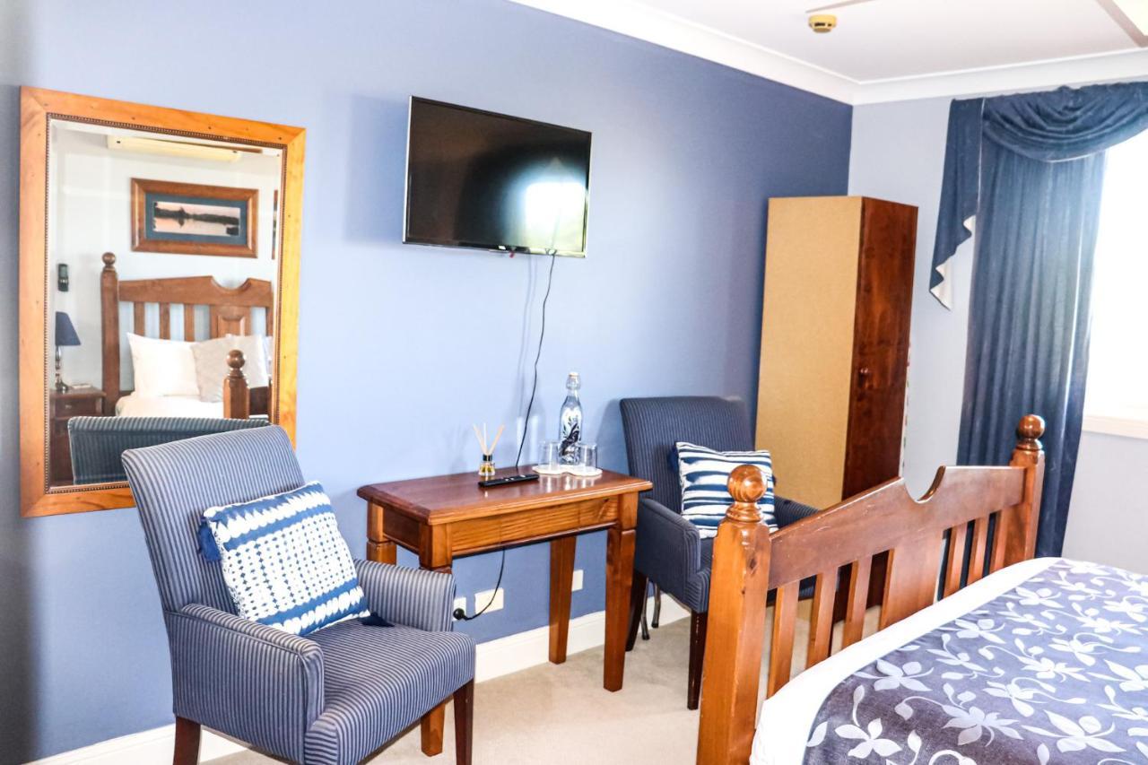 Plumes Boutique Bed & Breakfast タムワース エクステリア 写真