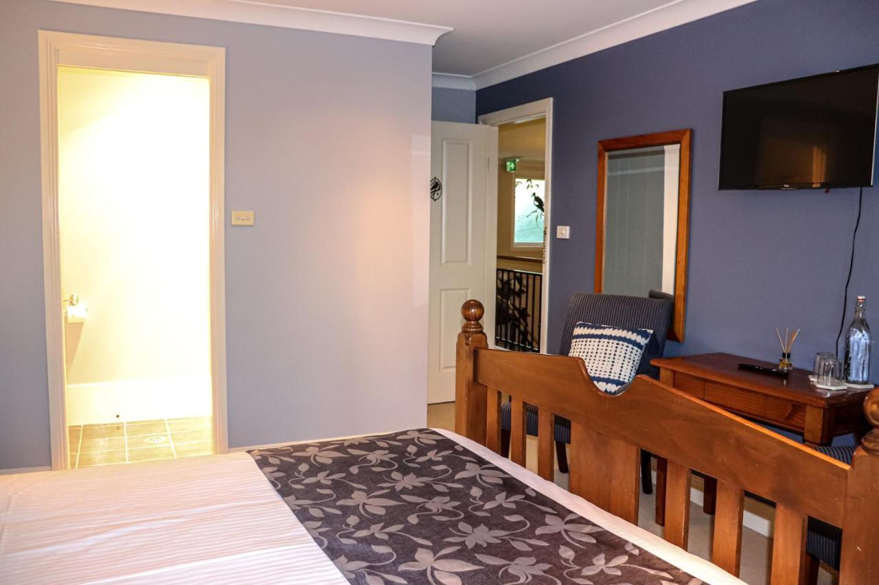 Plumes Boutique Bed & Breakfast タムワース エクステリア 写真